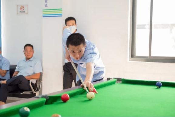 傳承五四精神，他們開展趣味運(yùn)動會